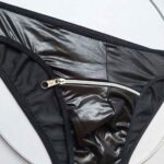 شورت مردانه چرمی زیپ‌دار کد 1879 | چرم مصنوعی براق ضدحساسیت | - Image 3